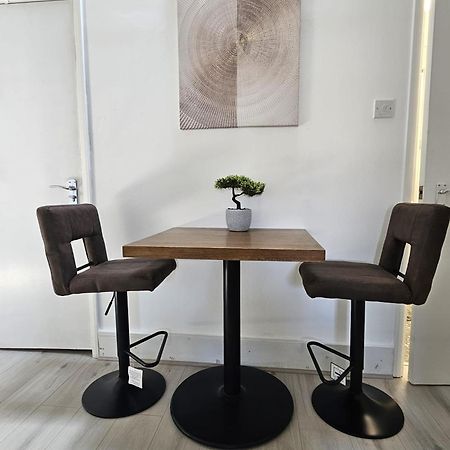 Trendy Apartment In Old Street Лондон Экстерьер фото
